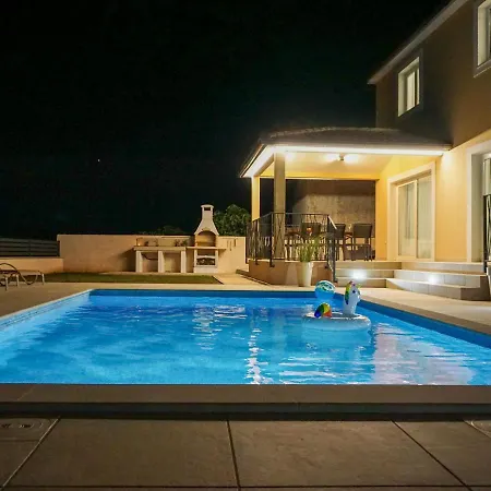 Dora By Interhome *